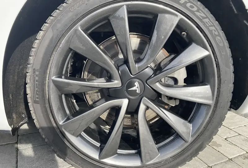 Продам TESLA 3 long range DUAL MOTOR 4x4