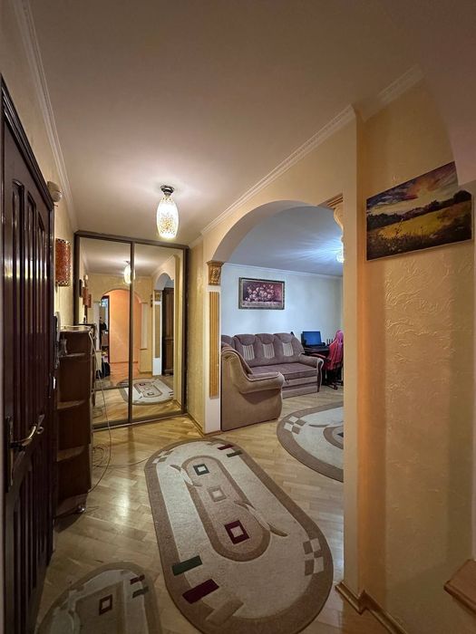 Продаж 3-кімнатної квартири | цегла | обмін 1км