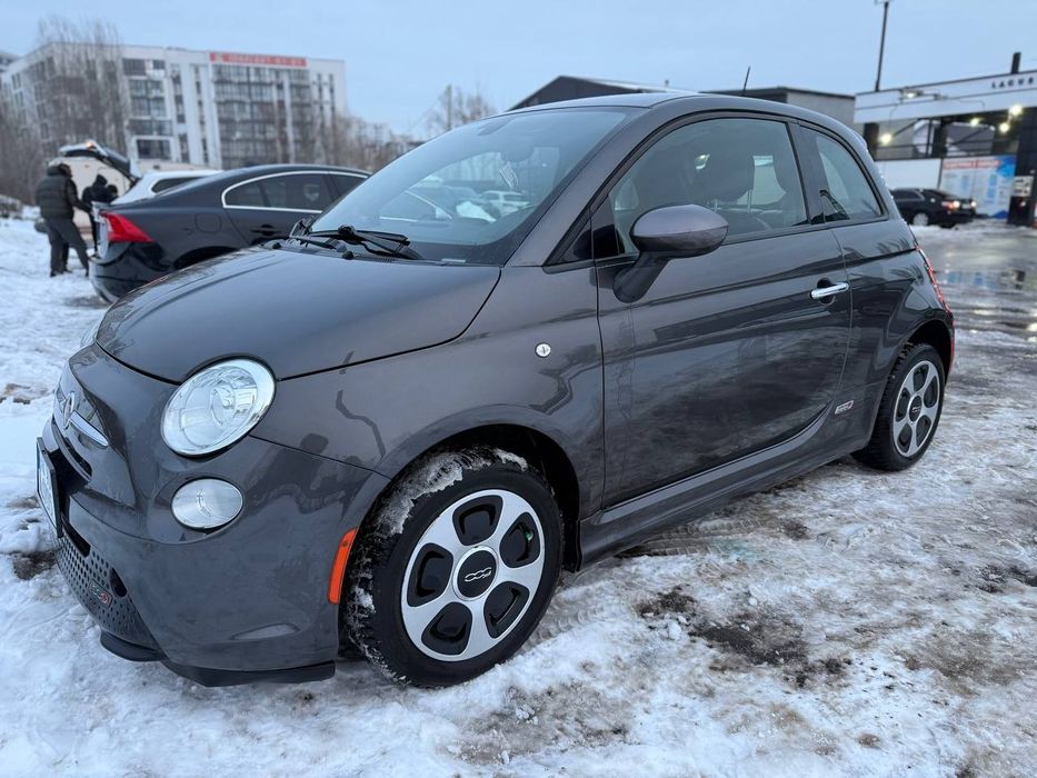 Fiat 500 e 2016 року