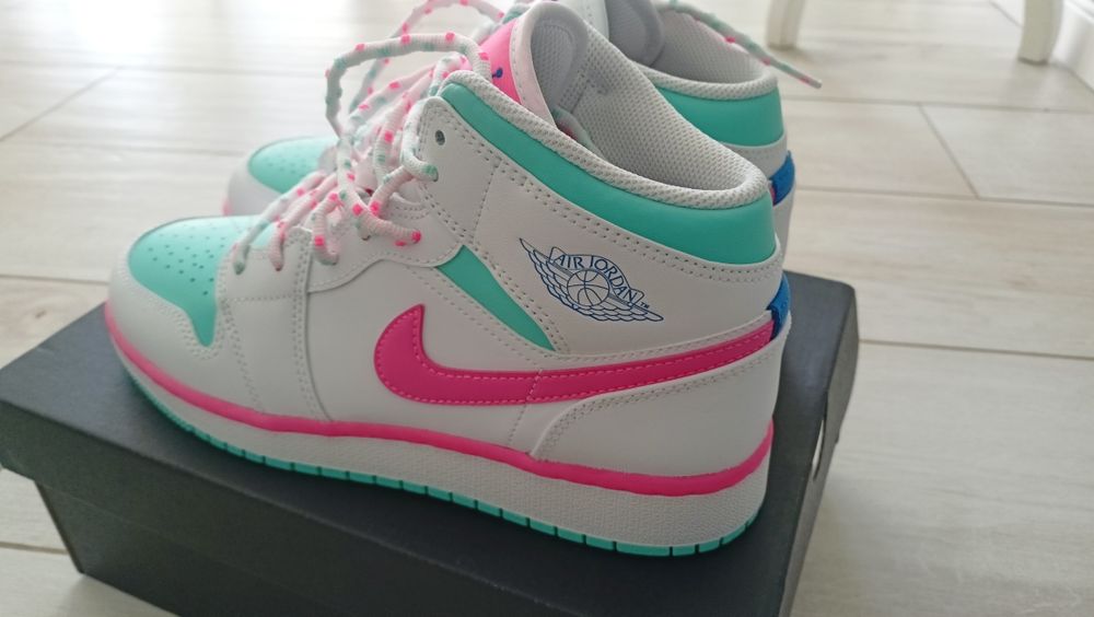 Buty oryginalne damskie Nike  Air Jordan 1 mid Gs 38,5 Nowe Piękne