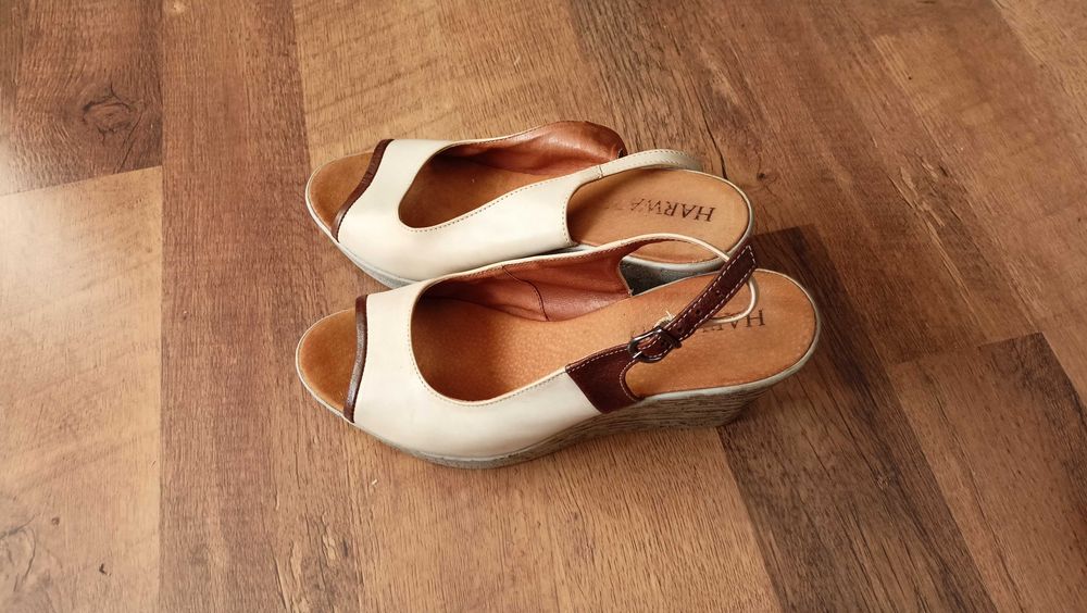 damskie buty na koturnie 40