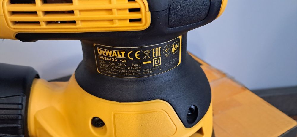 Ексцентрикова шліфмашина DeWalt DWE  6423