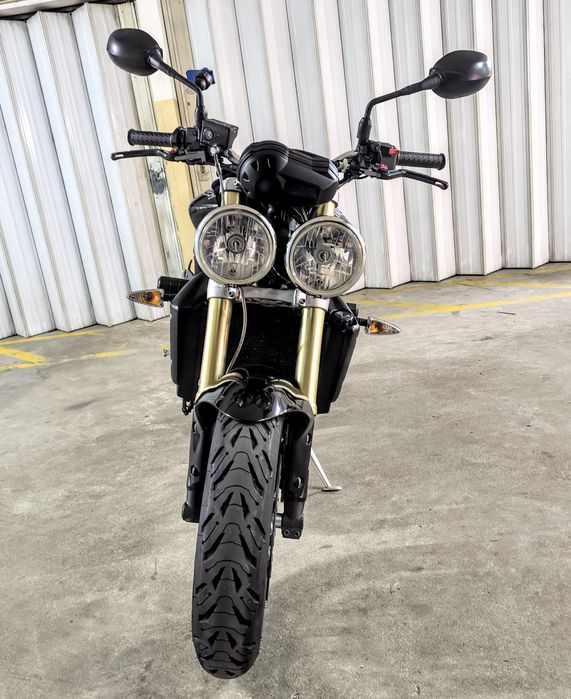 Triumph street triple 675