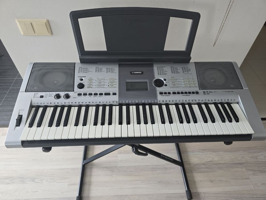 Синтезатор Yamaha E403 с подставкойй