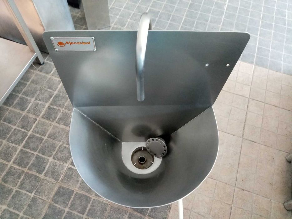 ACM1354 - Pio Lava Mãos em Inox - Usado Estremoz • OLX.pt