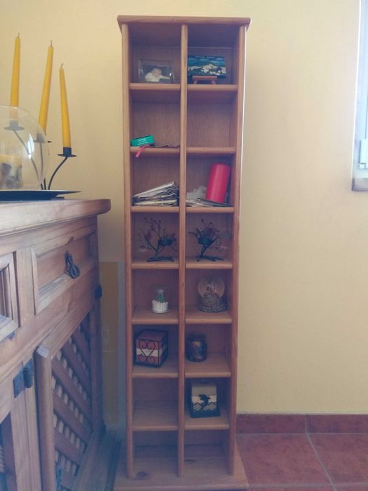 Estante de cd's, em bom estado