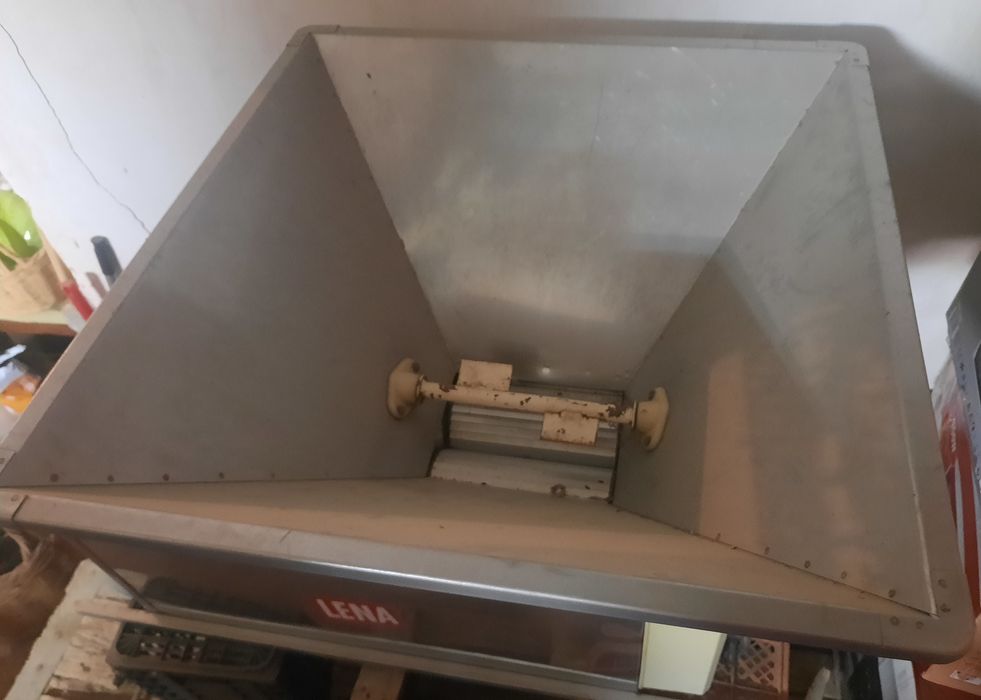 Reladeira desengacador de uva