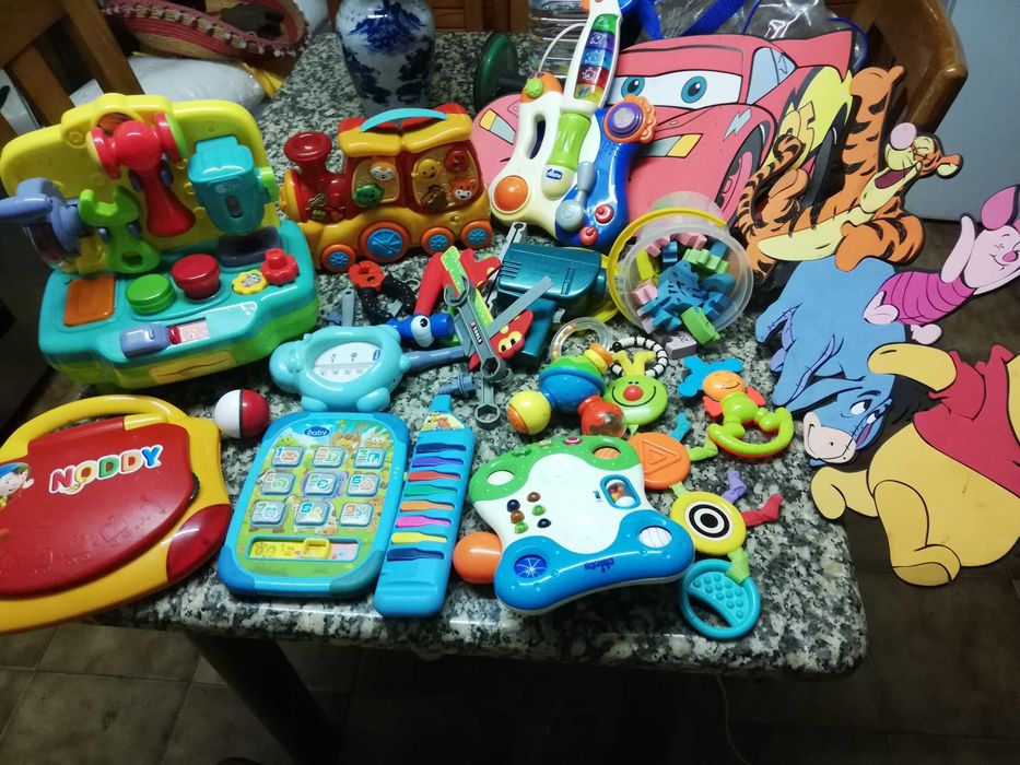 Brinquedos e bonecos para colecionadores ou criança