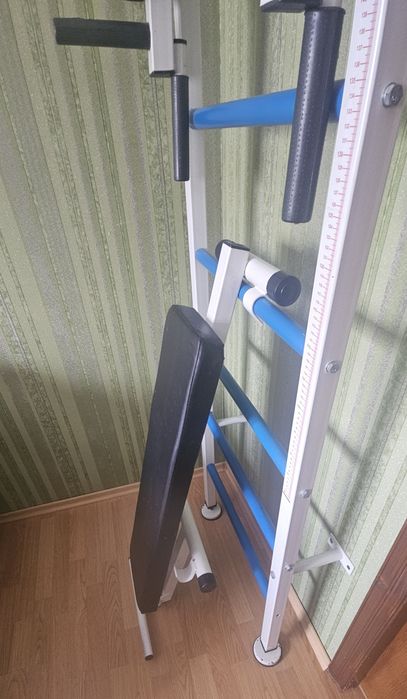 Шведская стенка-стойка с турником/брусьями/скамьей для пресса и спины