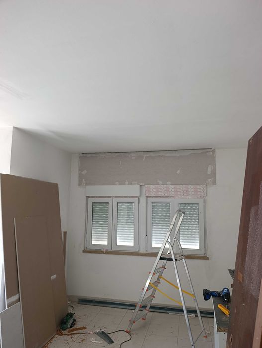 Apartamento para alugar, 1° piso com elevador. Rua Celestino Alves 2, em Setúbal.