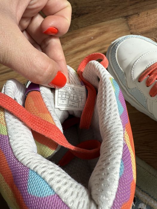 Кросівки UGG стильні і комфортні, оригінал 39 розмір