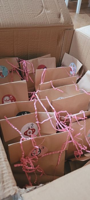 Kalendarz adwentowy 24 okienka ze sprzętem hobby horse