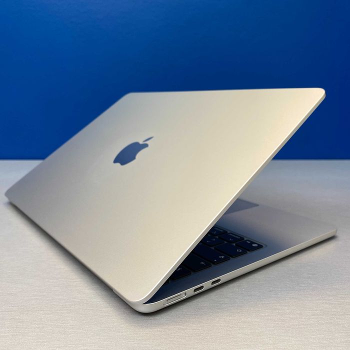Apple MacBook Air 13.6" | 2025 | M4 10-Cores | 16GB | 512GB | Silver | 3 ANOS DE GARANTIA