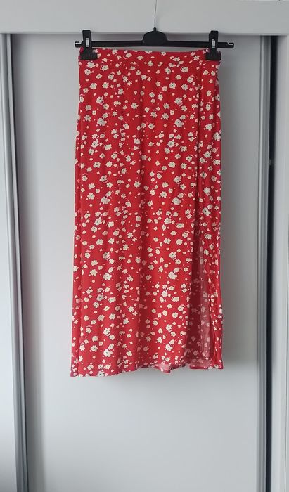 Długa czerwona spódnica rozcięcie wiskoza Sinsay rozm.M