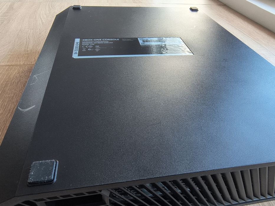 Xbox One (model 1540) Dysk 500GB + Kontroler