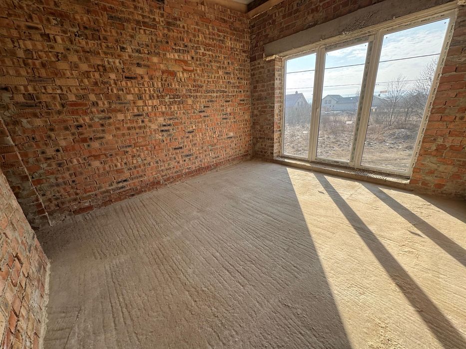 Котедж на стадії будівництва