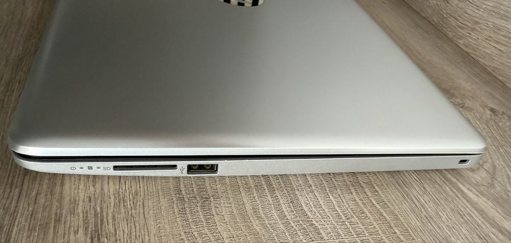 Laptop HP model 15-db1033nw