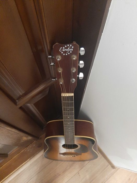 продам гитара шестиструнная