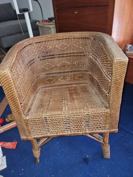 Cadeira em vime antiga