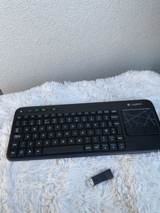 Klawiatura bezprzewodowa z touchpad Logitech