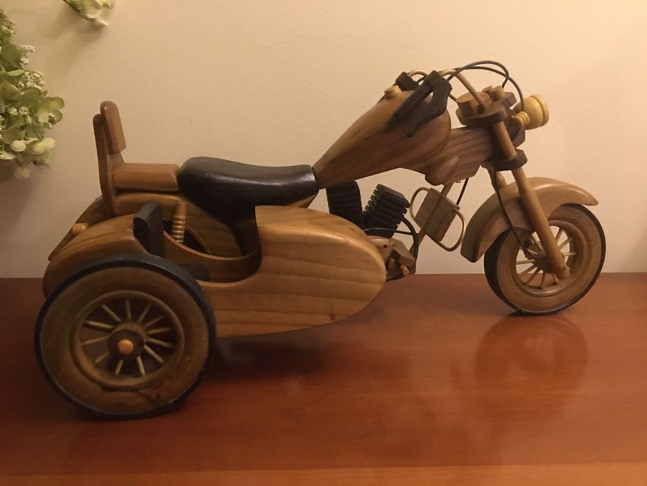 Mota miniatura LF em madeira