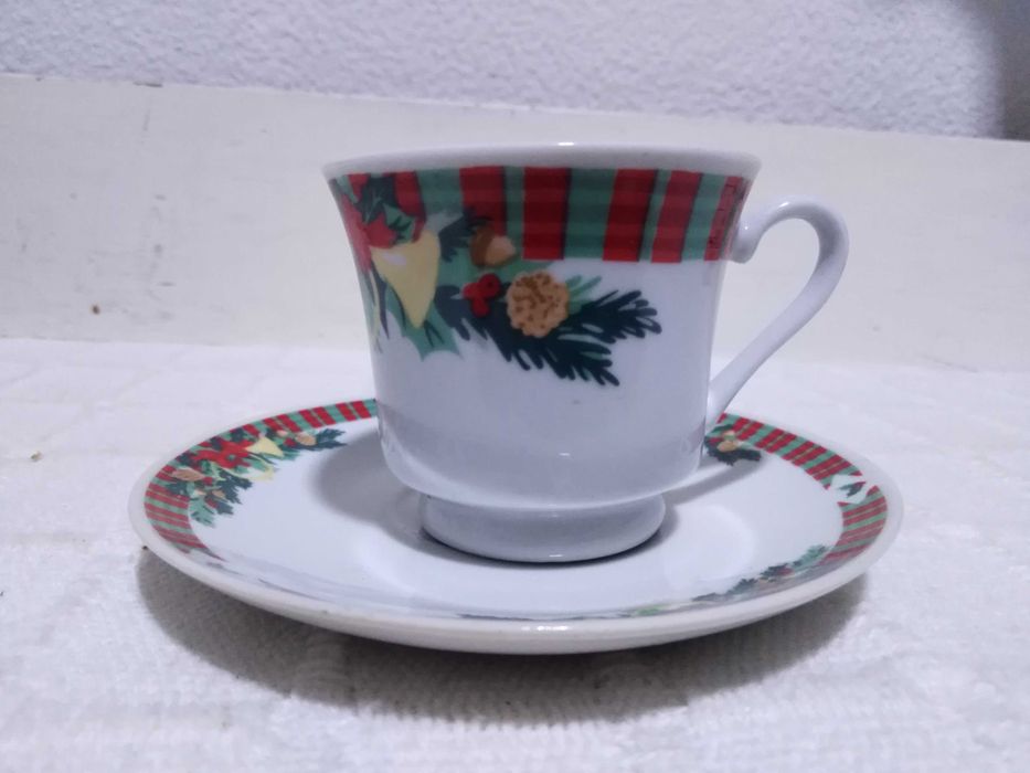 4 Chávenas + 4 Pires Várias Marcas