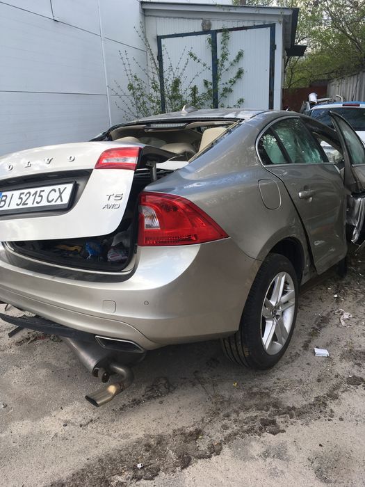 Продам  Volvo s60 кузов