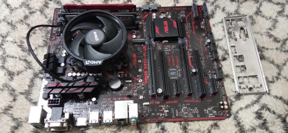 Материнская плата ASUS PRIME B350 -PLUS+Ryzen 7 1700X +8GB/DDR4 , sAM4