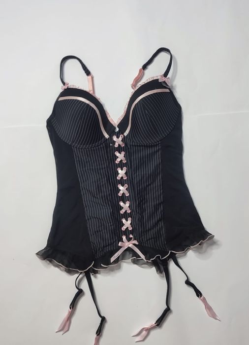 Еротичний комплект,корсет на розмір С,стан новий