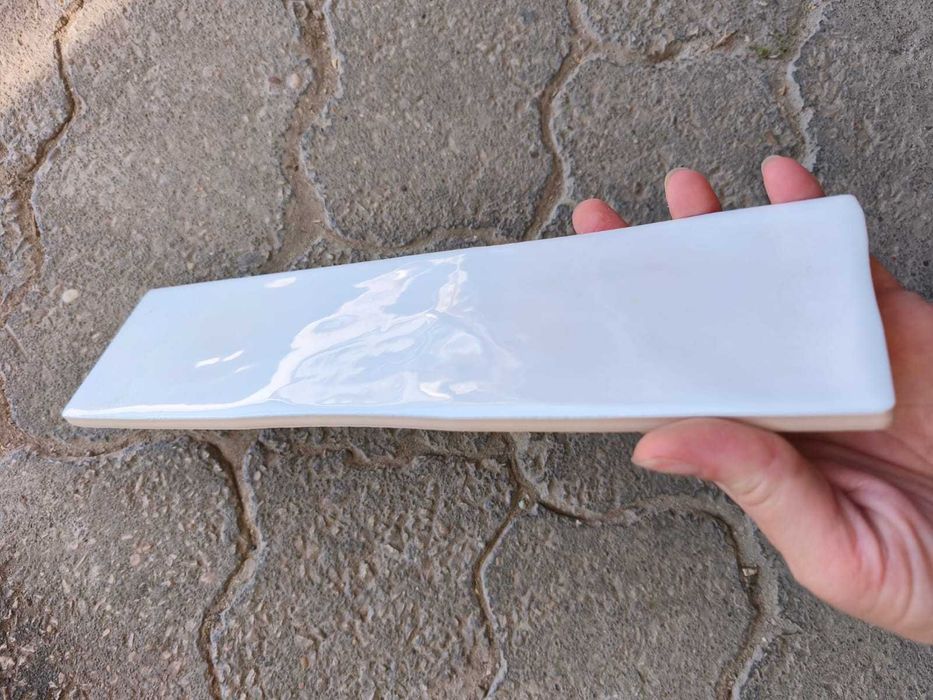 Azulejo "EcoCeramic" 7,5x30 Branco Brilhante Efeito Rústico – Novo