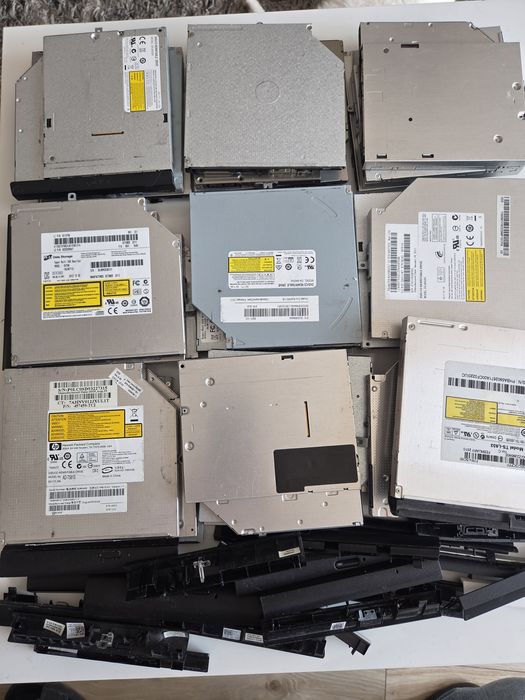 6 Laptopów + 30 Napędów DVD + Sprawne Dyski+ ram+gratisy(Całość)