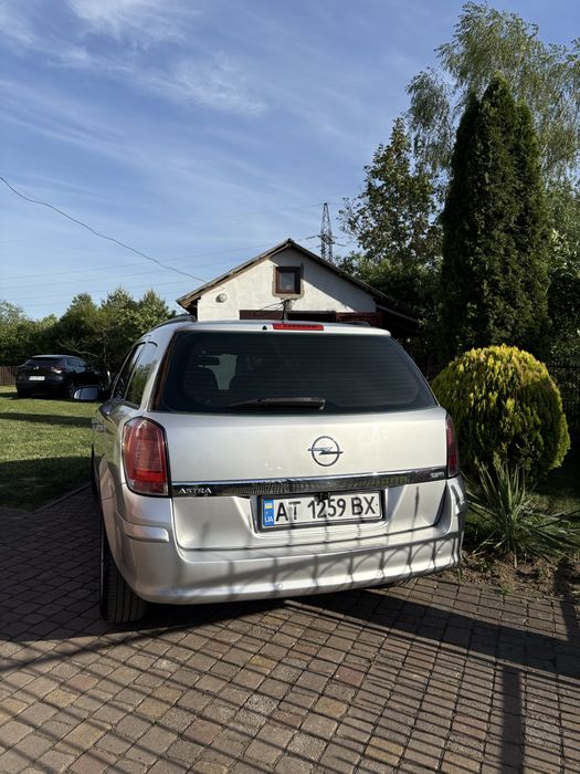 Автомобіль Opel Astra 2006 1.3 CDTI