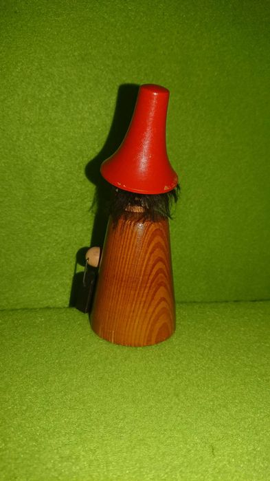 Stara drewniana lalka figurka vintage latarnik