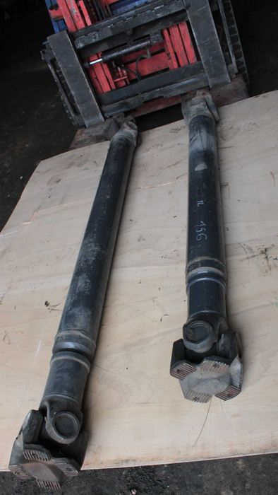 Кардан Карданний вал для тягача (різної довжини)