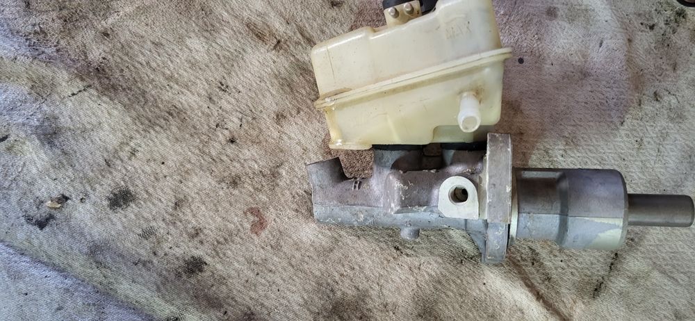 Головний тормозний циліндр мерседес w210