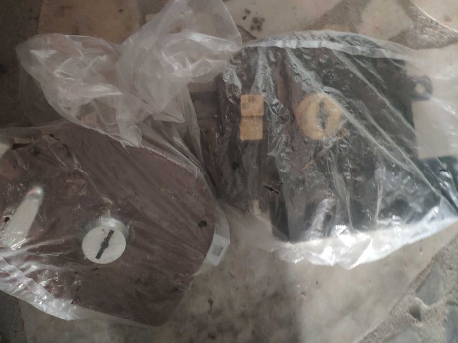 Fechaduras completas, canhões e dobradiças