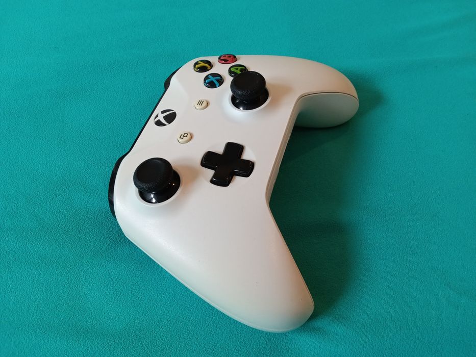 Xbox One + Oryginalny Pad + Gra + Okablowanie
