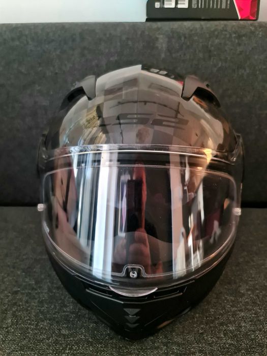 Kask motocyklowy szczękowy, węglowy LS2 rozmiar M z intercomem Freecom 2+