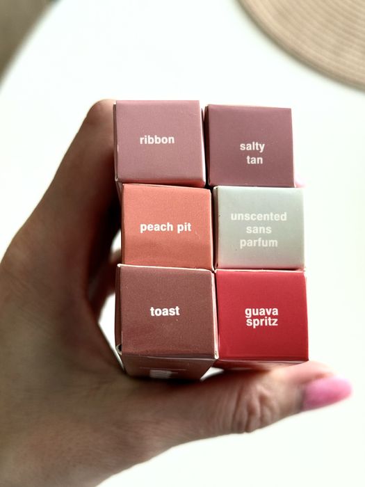 Блиск для губ з пептидами Rhode