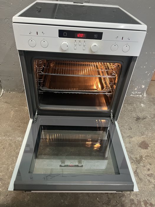 Kuchenka SIEMENS 60cm elektryczna |12msc |Dobry stan |Dowóz