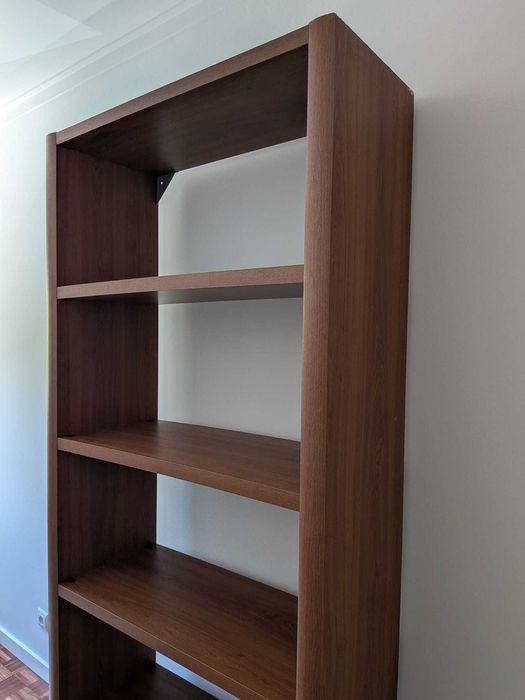 Estante de Livros em Madeira Maciça - Cor cerejeira - Robusta e elegante