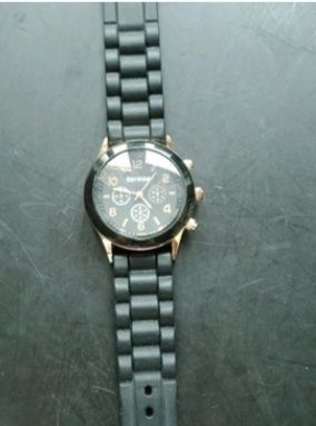 Zegarek czarny Bershka