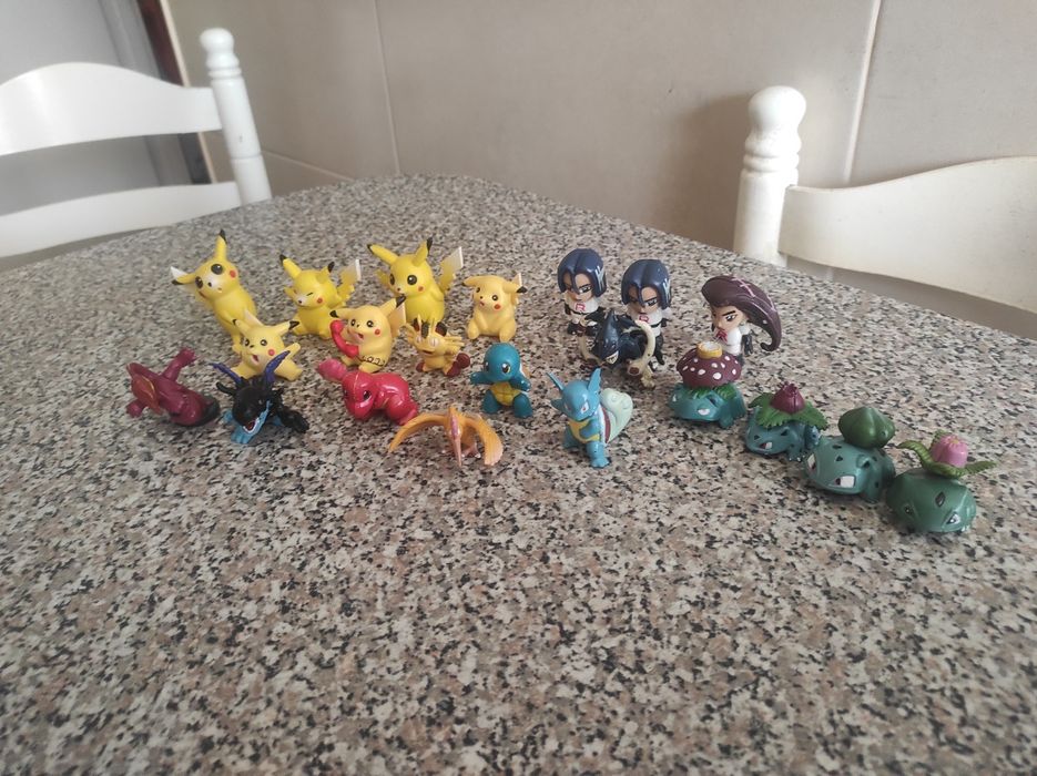 Lote de Bonecos de Miniaturas do Pokémon