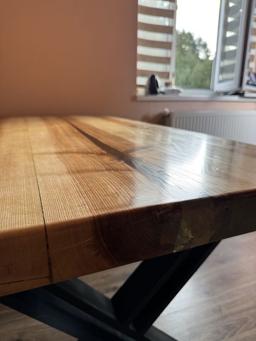 Унікальний компютерний стіл з епоксидною заливкою Ясень