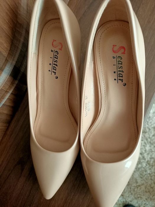 Туфлі класичні лакові