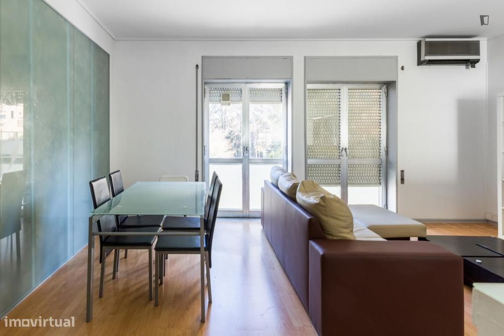 Quarto - localizado em Bonfim Porto