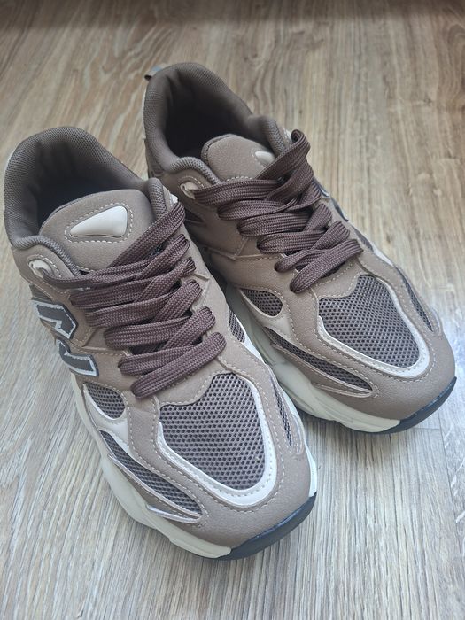 Sneakersy czekoladowe r.40