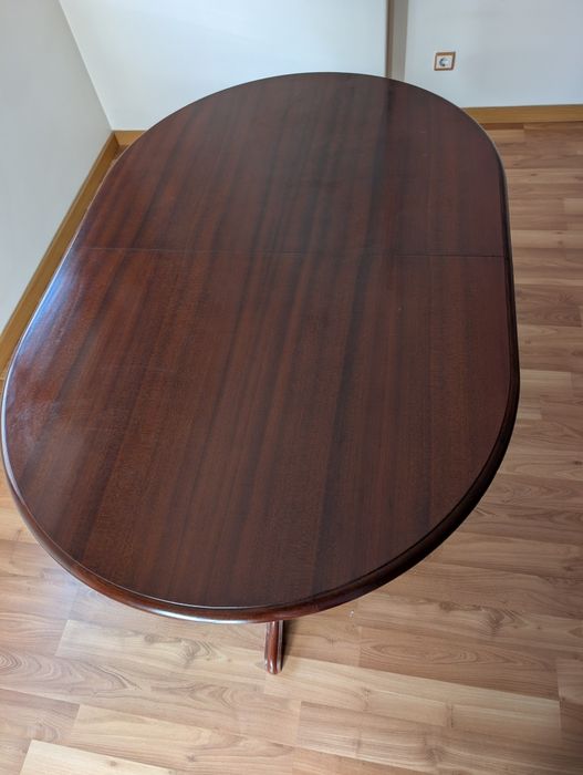 Mesa Extensível de Madeira Escura