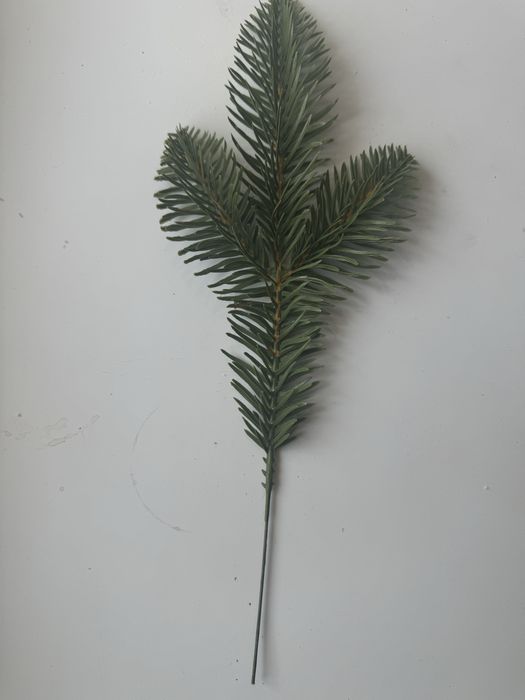 Штучна гілочка хвої искусственная литая ветка елка новогодний декор