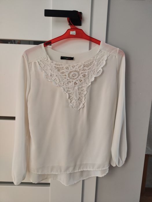 Biała bluzka delikatna